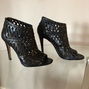 Ivanka Trump - leather booties